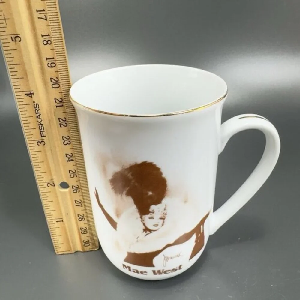 Vintage Hollywood Hall‎ of Fame Museum Porcelain Coffee Mug Cup Mae West Mug VTG